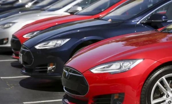 TESLA TESLA